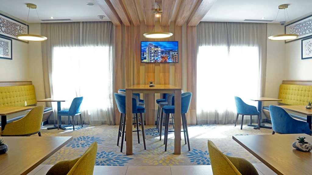 Hampton By Hilton Dubai Al Barsha Hotel Restaurant photo